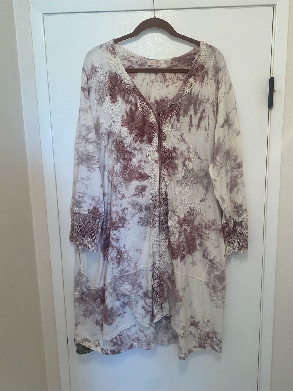 Logo Lavish 3/4 Sleeve Cardigan. 100% cotton. Size 3X.